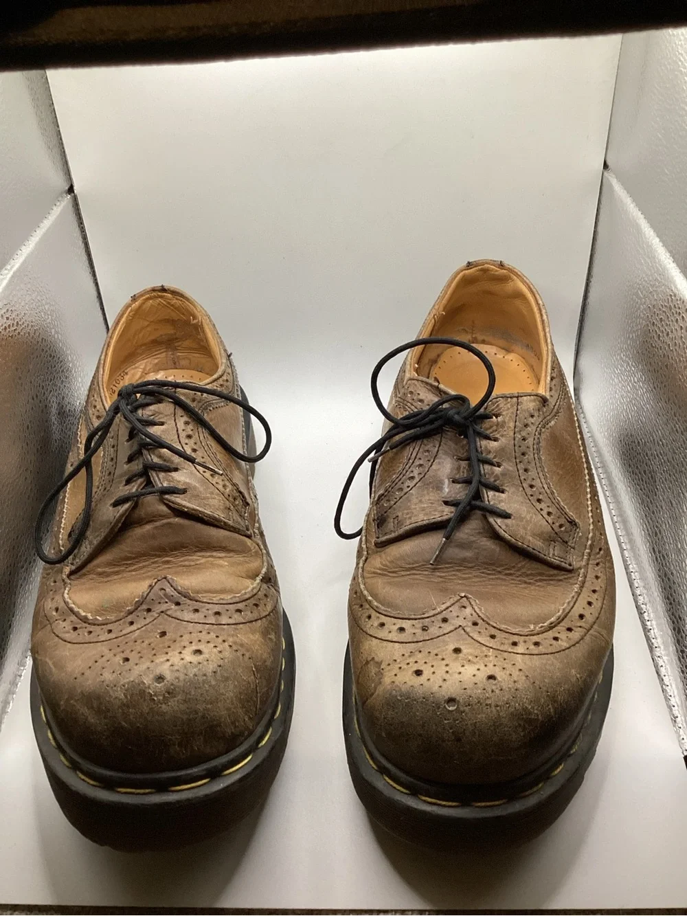 Dr. Martens Brown Leather Wingtip Brogues sz 9